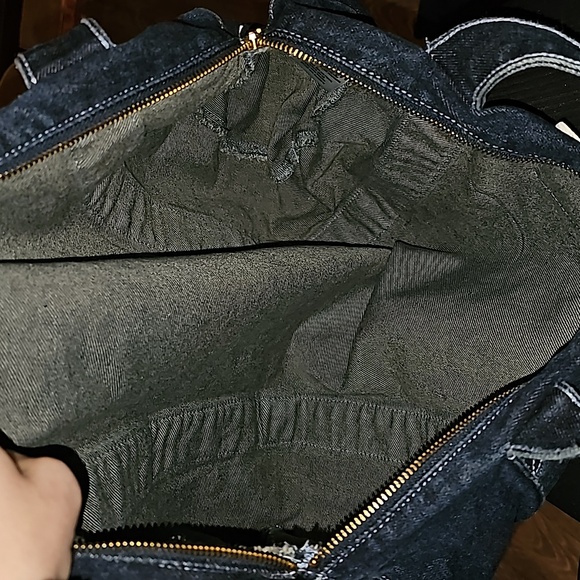HIDDEN DENIM gym bag. NWOTS, Zipper Closure!! Good size - Picture 9 of 11